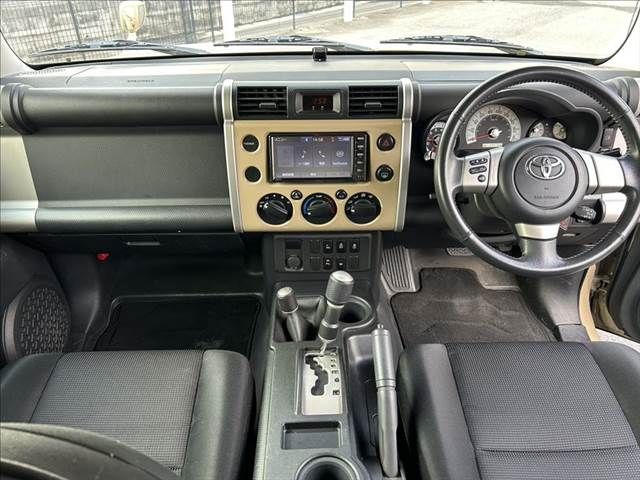 TOYOTA FJ CRUISER 4WD 2011