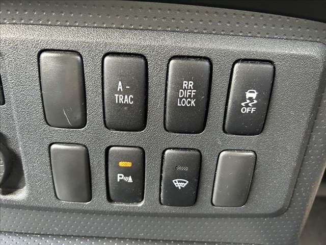 TOYOTA FJ CRUISER 4WD 2011