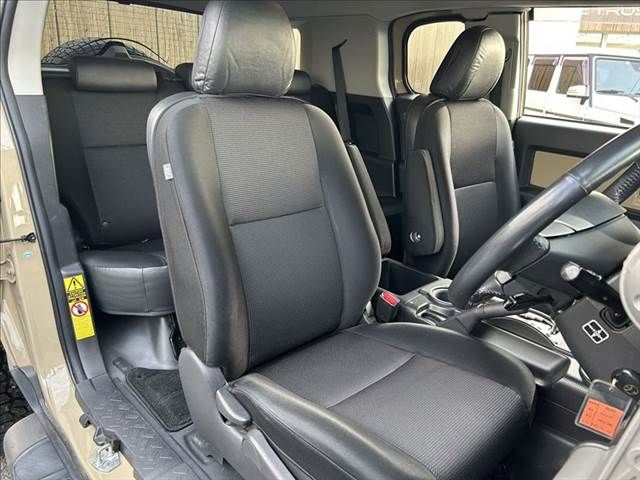 TOYOTA FJ CRUISER 4WD 2011