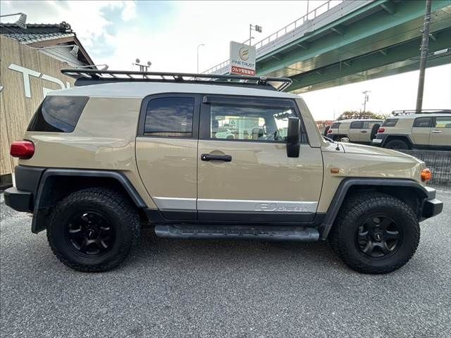 TOYOTA FJ CRUISER 4WD 2011