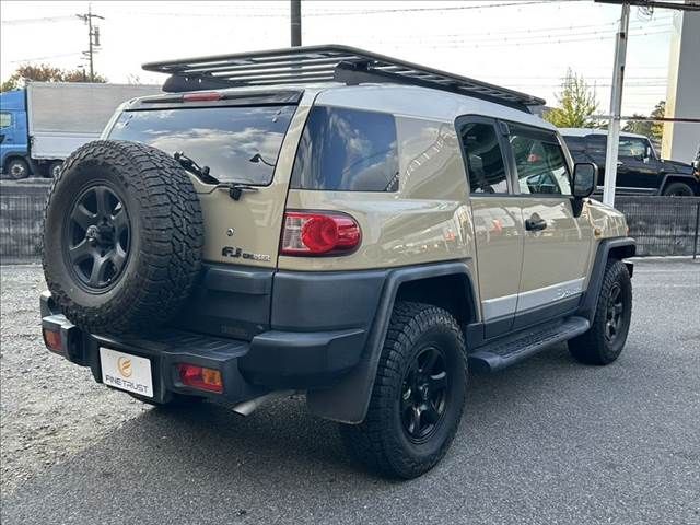 TOYOTA FJ CRUISER 4WD 2011