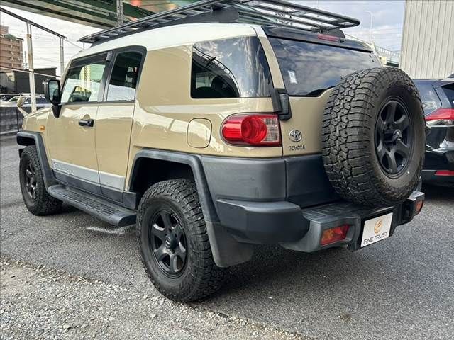 TOYOTA FJ CRUISER 4WD 2011