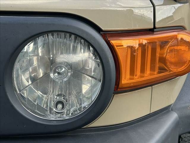 TOYOTA FJ CRUISER 4WD 2011