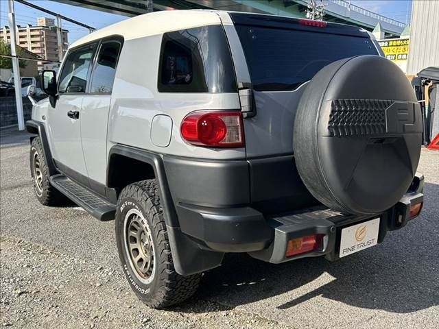 TOYOTA FJ CRUISER 4WD 2012