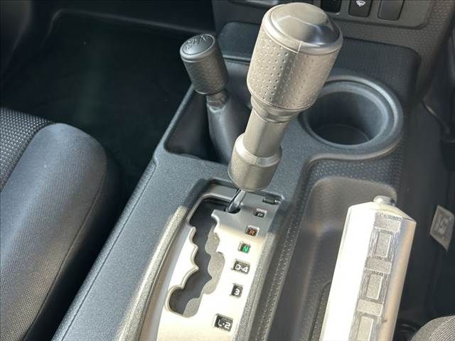 TOYOTA FJ CRUISER 4WD 2012