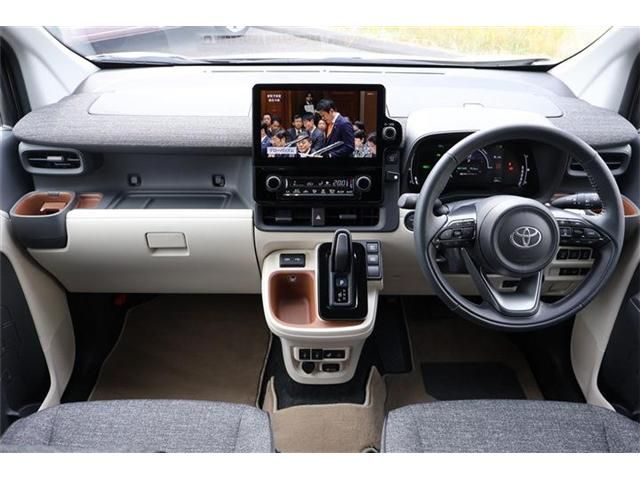 TOYOTA SIENTA HYBRID 2024