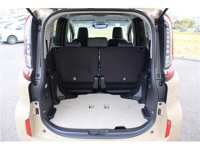 TOYOTA SIENTA HYBRID 2024