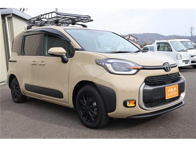 TOYOTA SIENTA HYBRID 2024