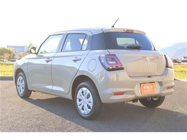 SUZUKI SWIFT 4WD 2024