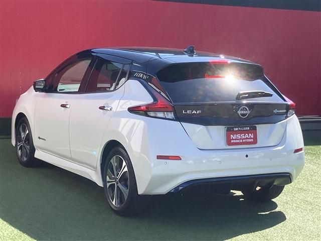 NISSAN LEAF 2021