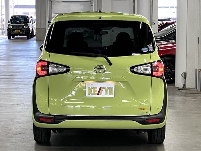 TOYOTA SIENTA 4WD 2015