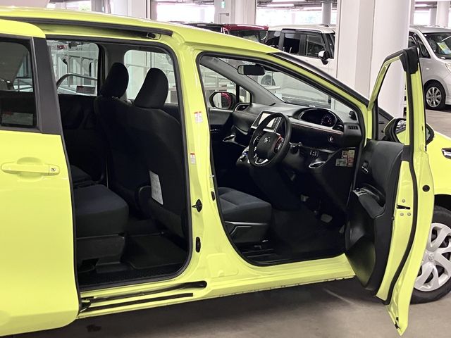 TOYOTA SIENTA 4WD 2015