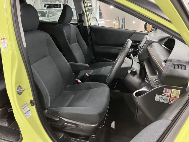 TOYOTA SIENTA 4WD 2015