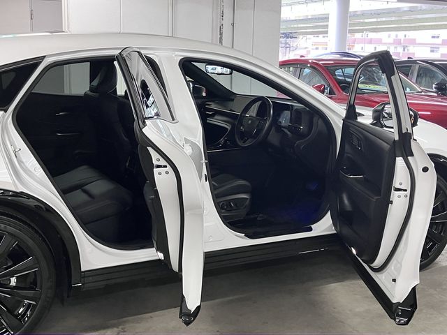 TOYOTA CROWN SPORT 2023