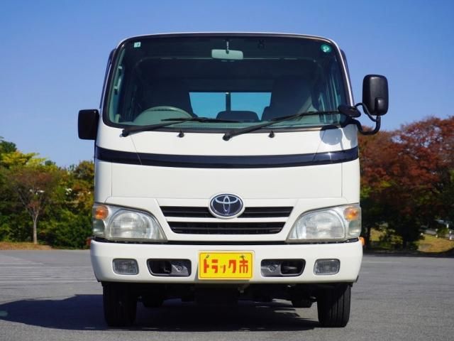 TOYOTA DYNA 2009