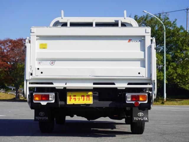 TOYOTA DYNA 2009