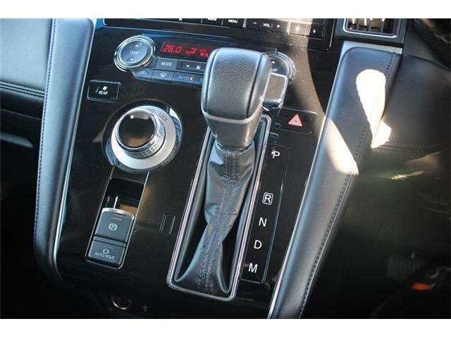 MITSUBISHI DELICA D:5 4WD 2019