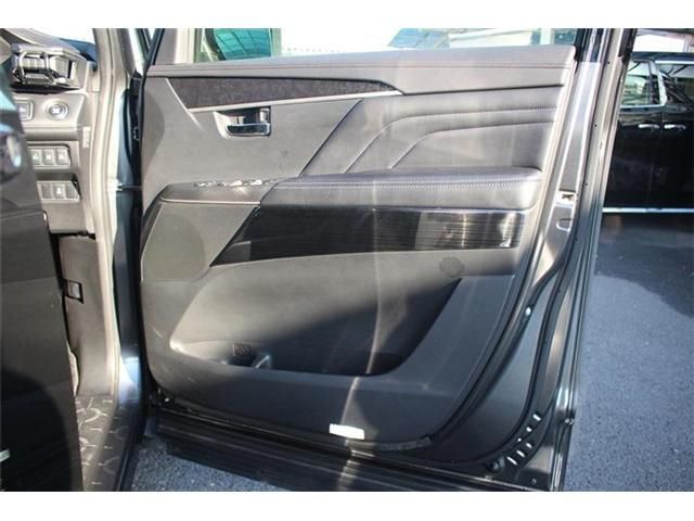 MITSUBISHI DELICA D:5 4WD 2019