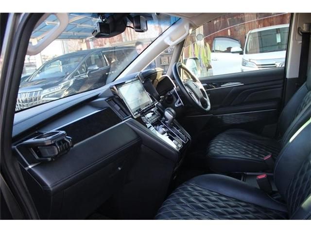 MITSUBISHI DELICA D:5 4WD 2019