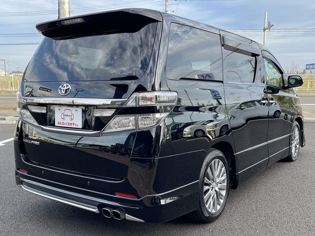 TOYOTA VELLFIRE 2013