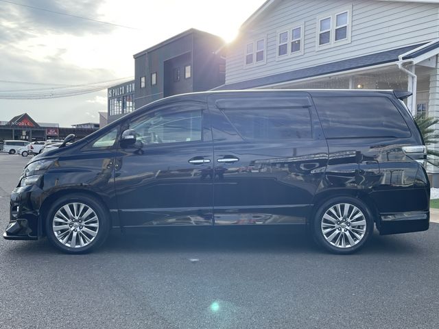 TOYOTA VELLFIRE 2013