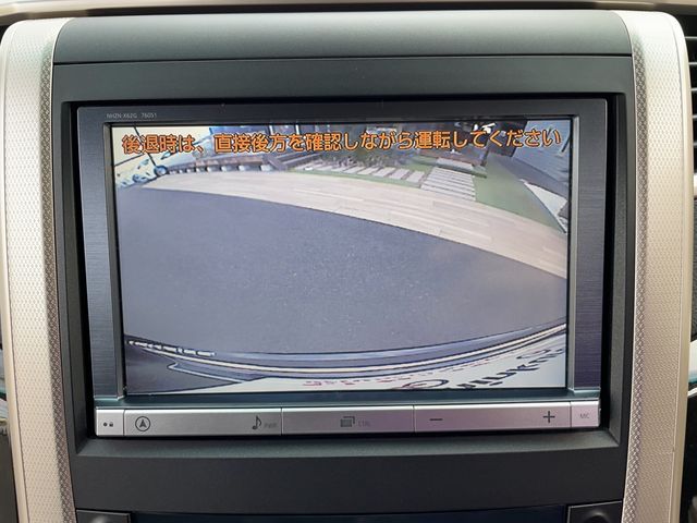 TOYOTA VELLFIRE 2013