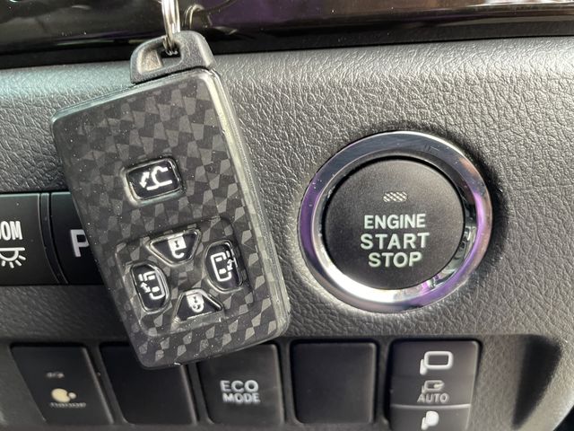 TOYOTA VELLFIRE 2013