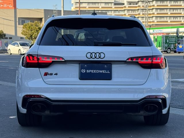 AUDI AUDI RS4 AVANT 2021