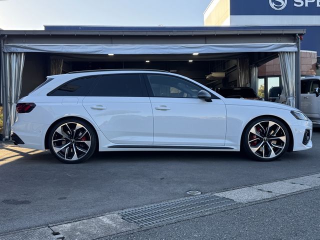 AUDI AUDI RS4 AVANT 2021