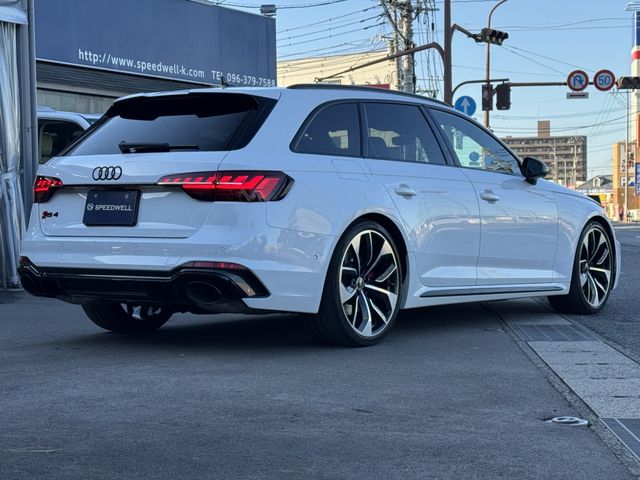AUDI AUDI RS4 AVANT 2021