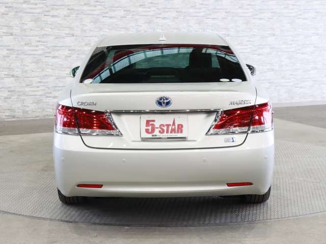 TOYOTA CROWN MAJESTA HYBRID 2013