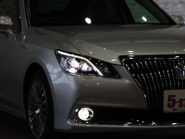 TOYOTA CROWN MAJESTA HYBRID 2013