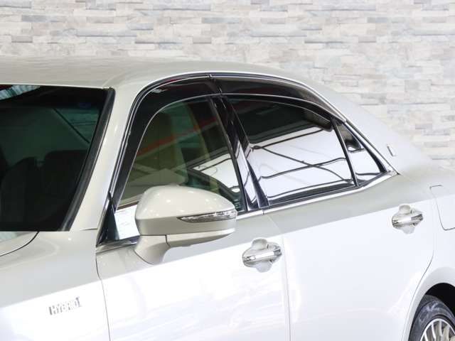 TOYOTA CROWN MAJESTA HYBRID 2013