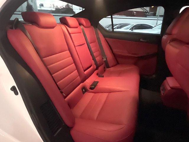 TOYOTA LEXUS IS300h 2021