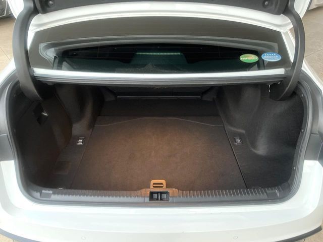 TOYOTA LEXUS IS300h 2021