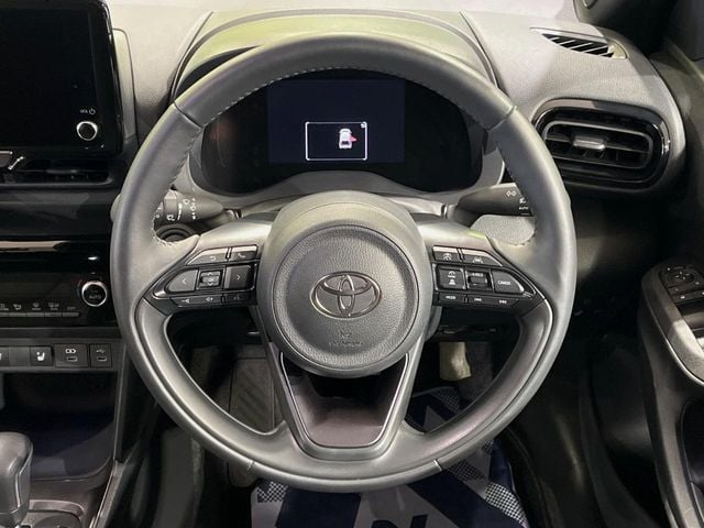 TOYOTA YARIS CROSS 2025