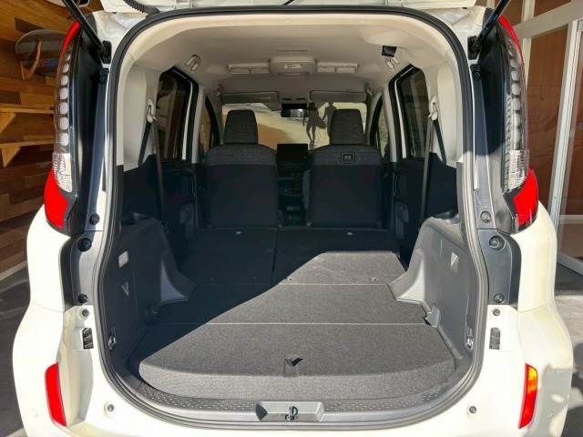 TOYOTA SIENTA HYBRID 2023