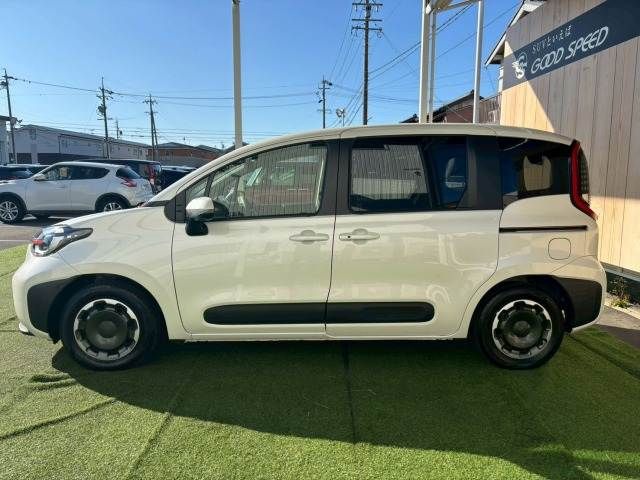 TOYOTA SIENTA HYBRID 2023