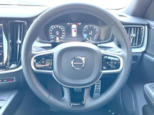 VOLVO VOLVO V60 2022