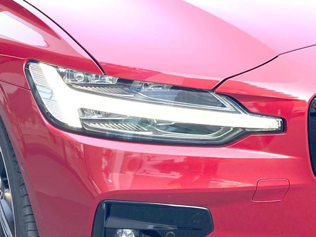 VOLVO VOLVO V60 2022