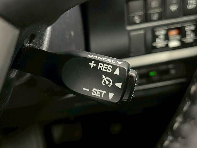 TOYOTA NOAH HYBRID 2019