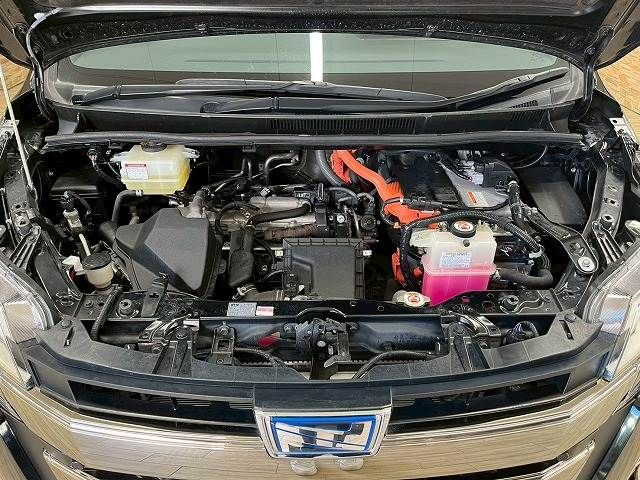 TOYOTA NOAH HYBRID 2019