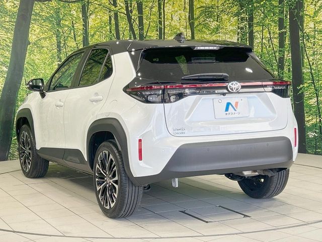 TOYOTA YARIS CROSS 2025