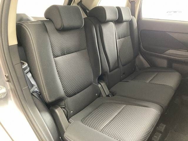 MITSUBISHI OUTLANDER 4WD 2015