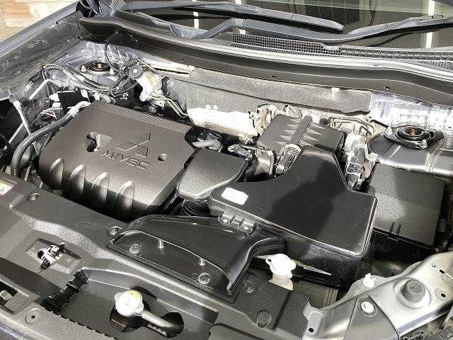 MITSUBISHI OUTLANDER 4WD 2015