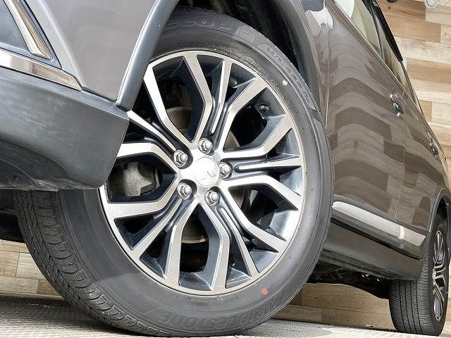 MITSUBISHI OUTLANDER 4WD 2015