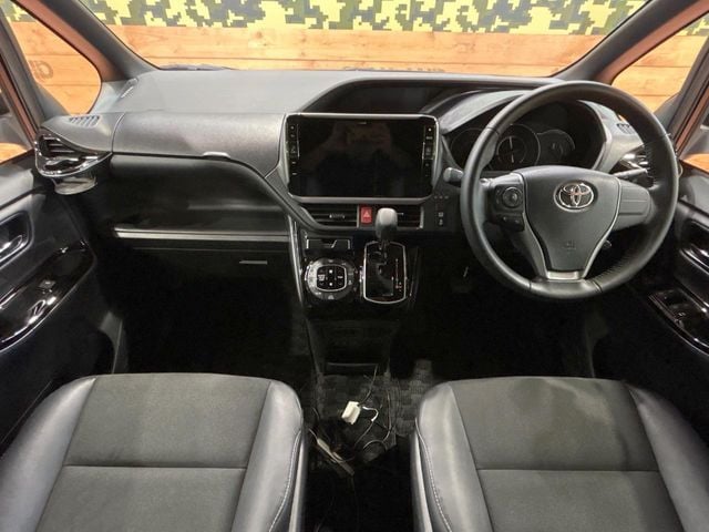 TOYOTA NOAH 2018