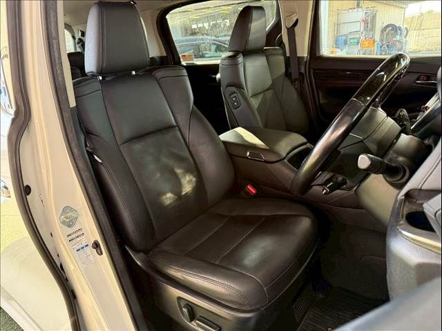 TOYOTA VELLFIRE  HYBRID 4WD 2020