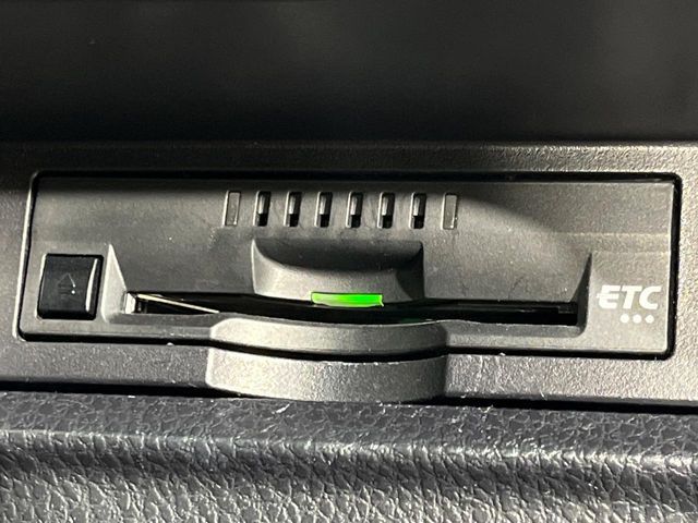 TOYOTA NOAH 4WD 2017