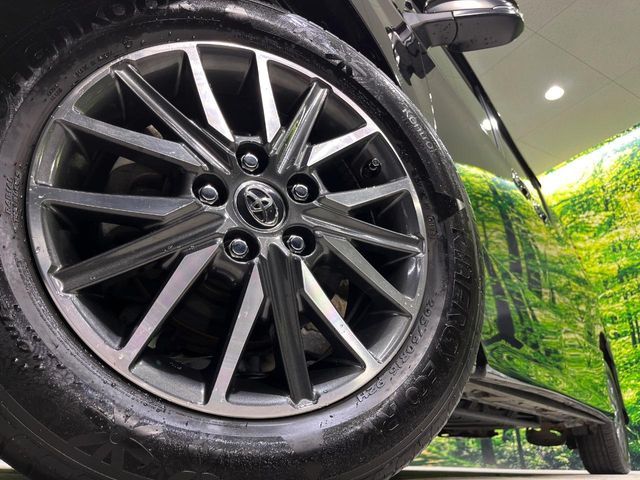 TOYOTA NOAH 4WD 2017